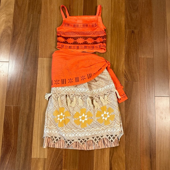 Disney Store Moana Costume size 5/6 EUC - Like New! - Picture 4 of 6